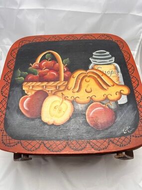 Vintage Handpainted Basketviille Picnic/Pie Basket